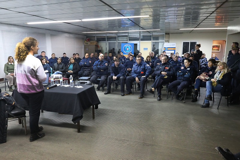 Charla preventiva sobre tabaquismo en Bomberos